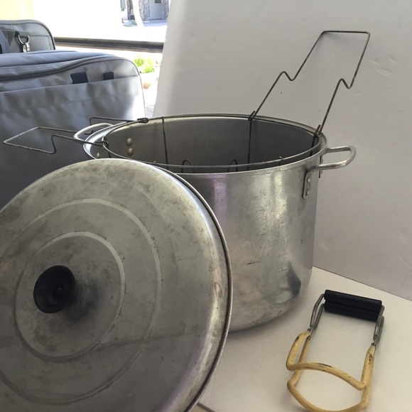 Canning pot, Extra large Aluminum. Rack for 6 plus  a jar lifter gadget included - Picture 2 of 3